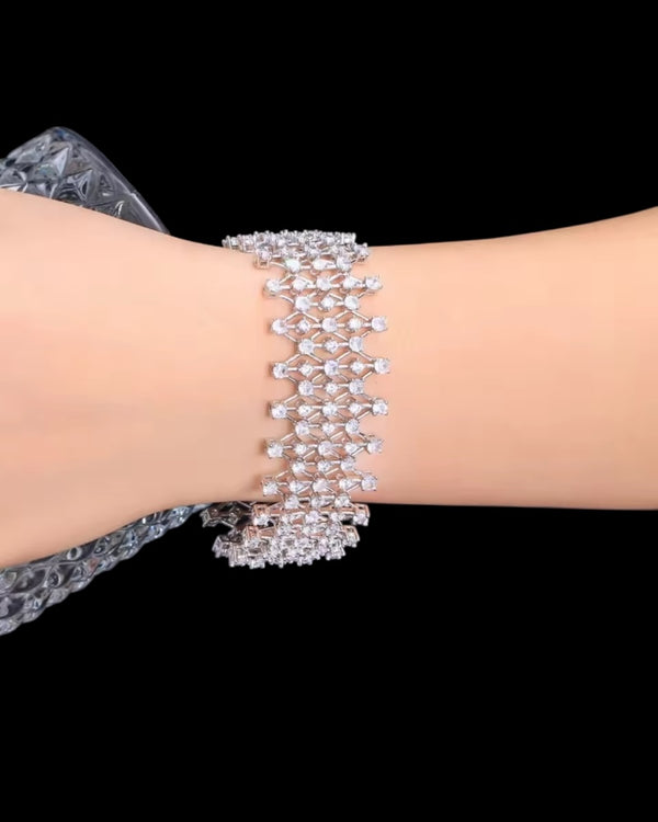 Dot to dot bracelet